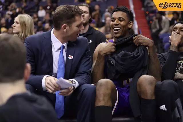 而不是仅靠 而不是仅靠