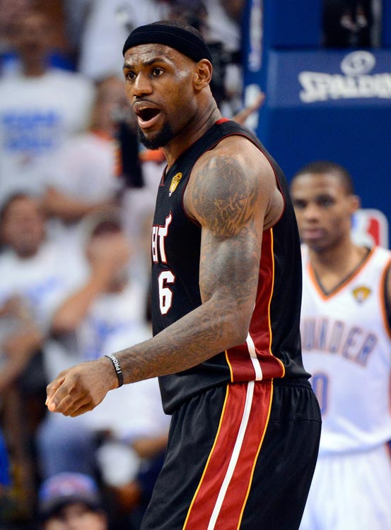 于在聚光灯 于在聚光灯